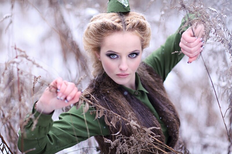 Woman in Winter Outfit — Green