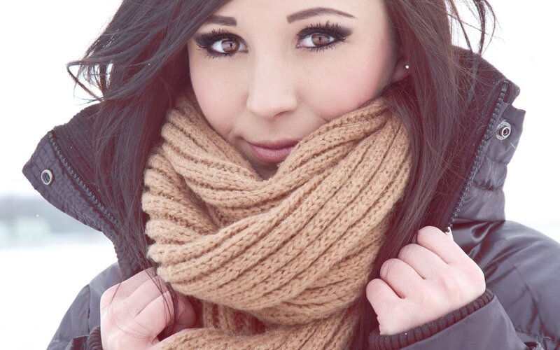 woman in winter scarf