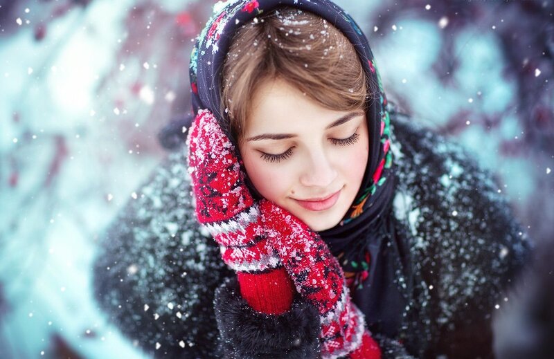 Woman in Winter Scarf — Red