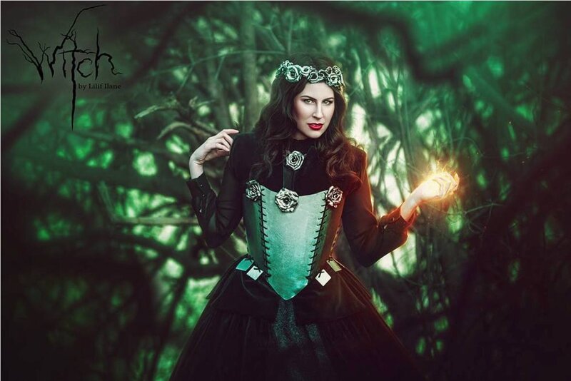 Woman in Witch Costume — Green, Dramatic