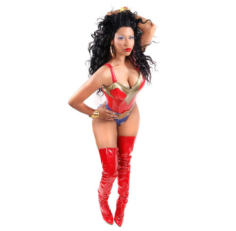 woman in wonder woman costume
