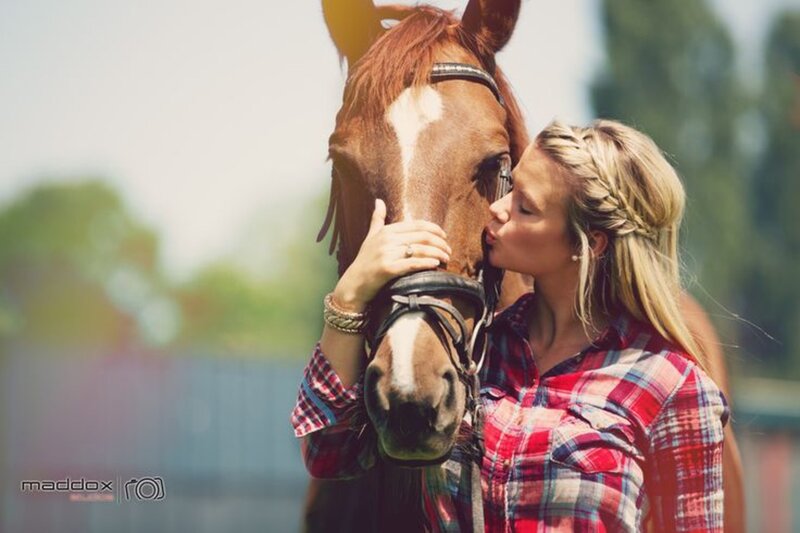 Woman Kissing Horse — Red