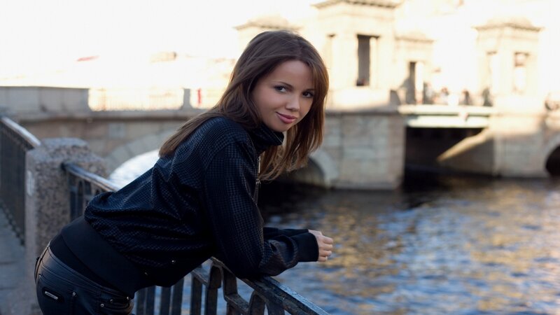 Woman Leaning on Railing — Black, Calm