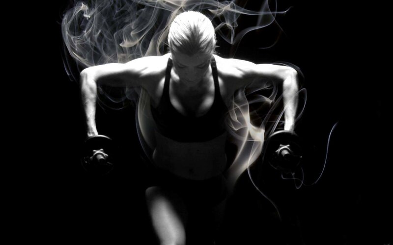 Woman Lifting Weights — Black