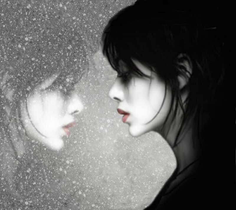 Woman Looking at Reflection — Black