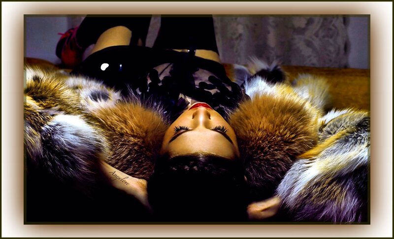 Woman Lying on Fur — Brown, Dramatic