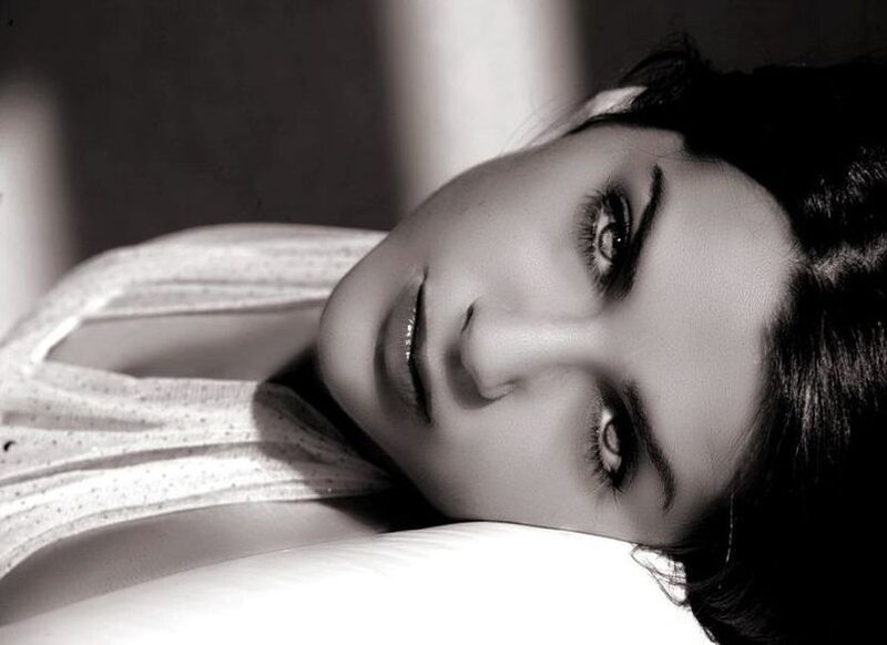 Woman Lying on Pillow — Black