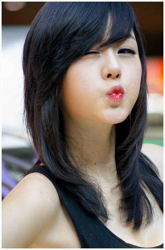 woman making a kissy face