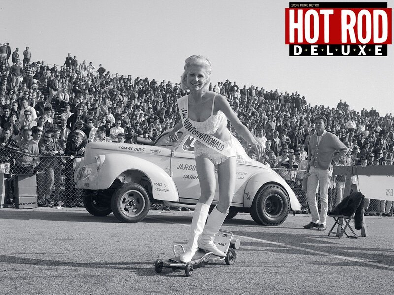 Woman on a Skateboard — Black