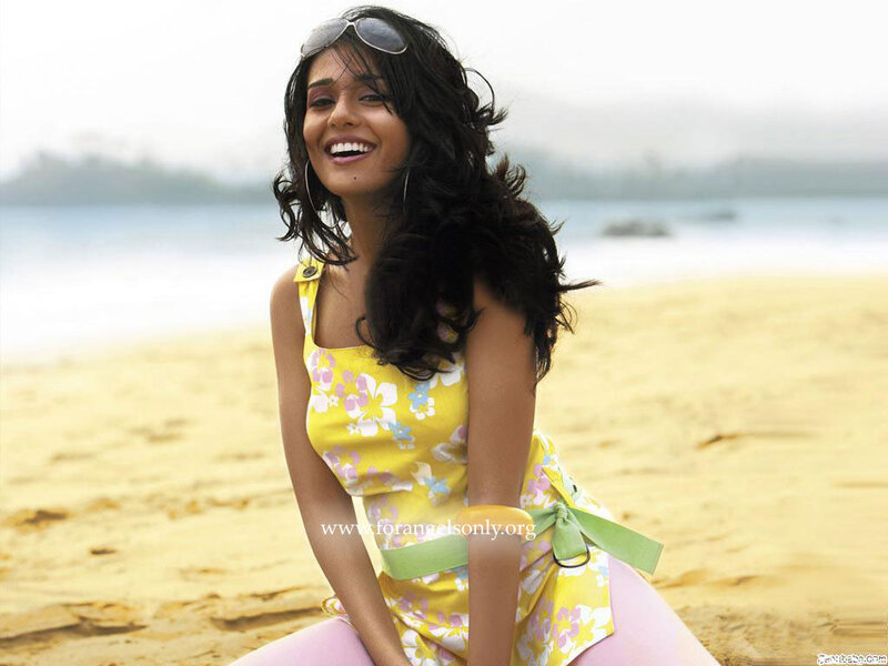 Woman on Beach — Yellow, Relaxed
