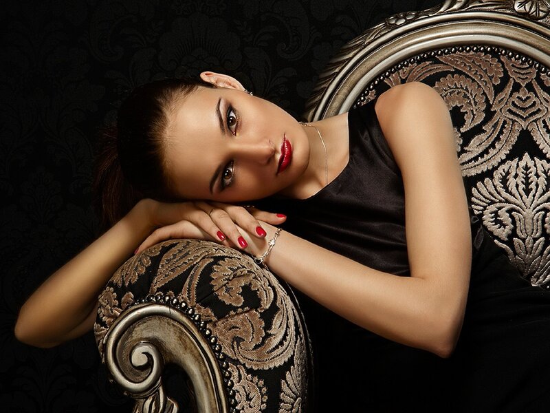 Woman on Ornate Chair — Black