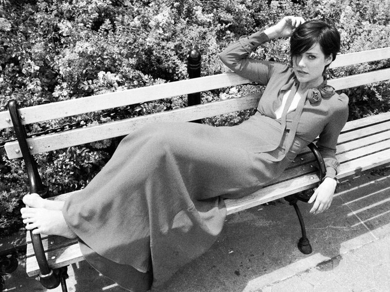 Woman on Park Bench — Black