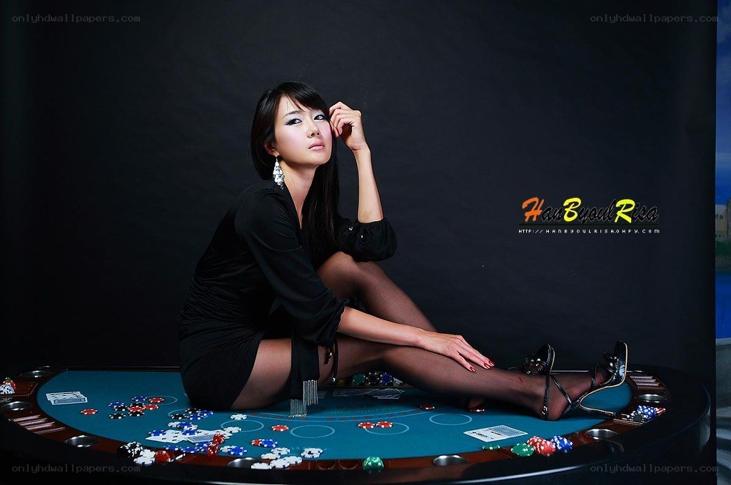 woman on poker table