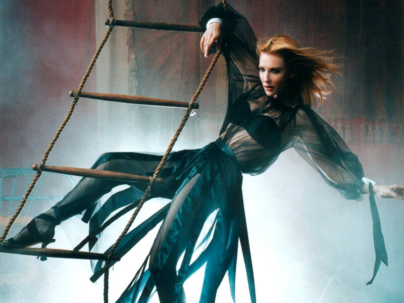 Woman on Rope Ladder — Black