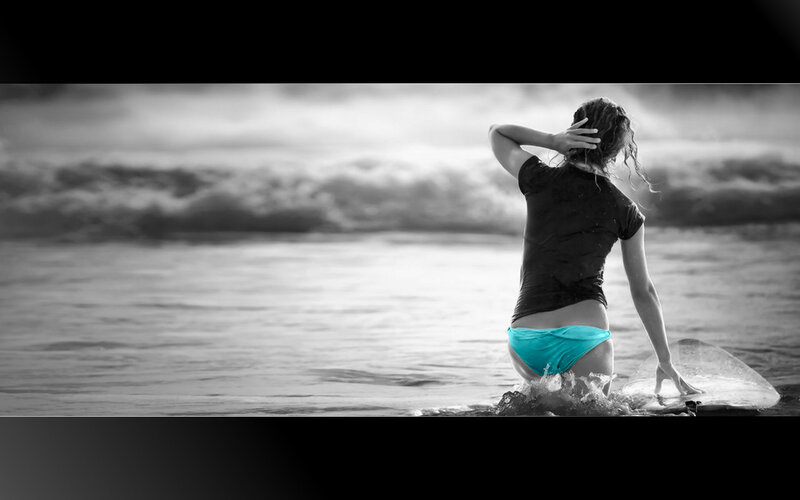 Woman on Surfboard — Black