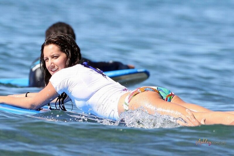 Woman on Surfboard — Blue, Active