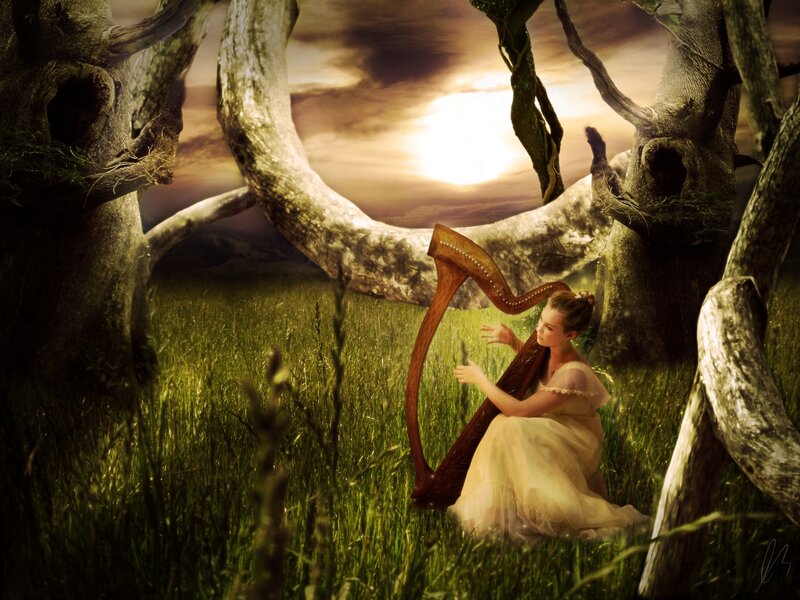 Woman Playing Harp — Green, Dramatic