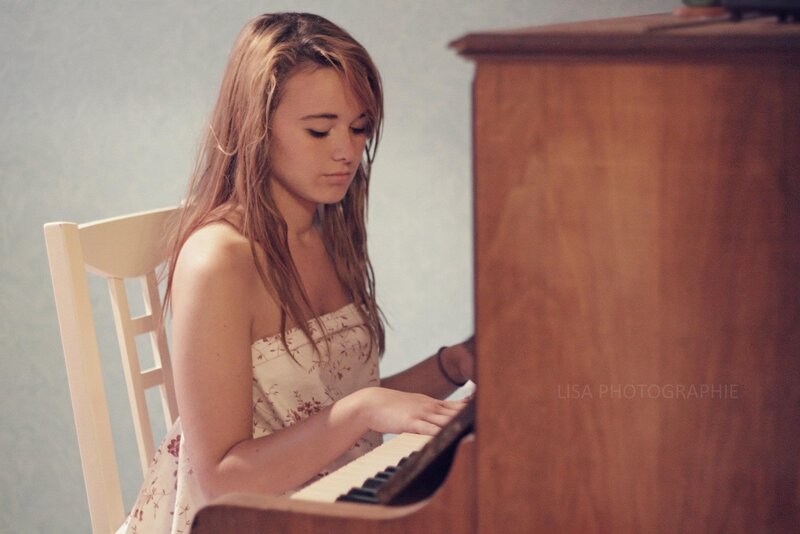 woman playing piano