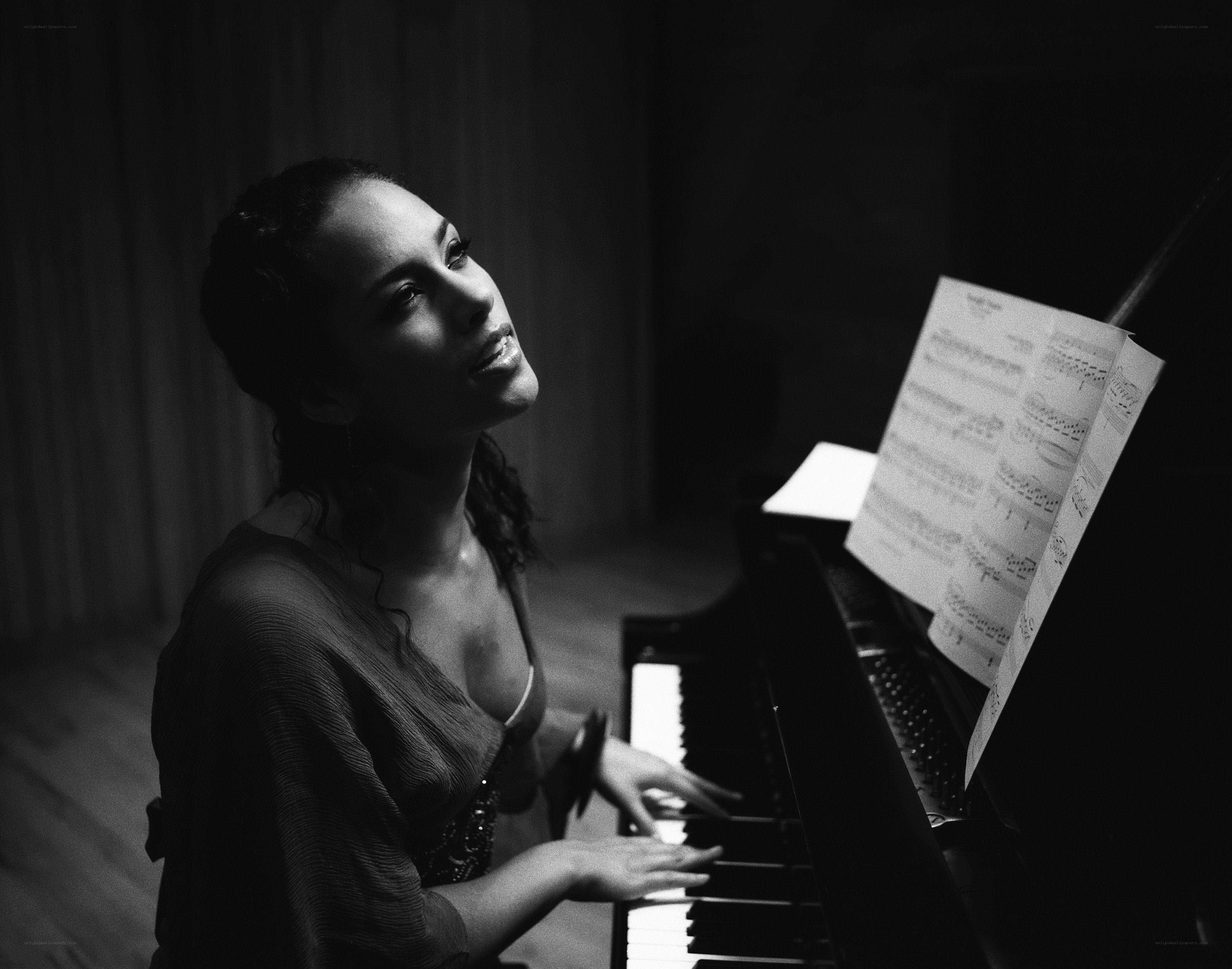 woman playing piano