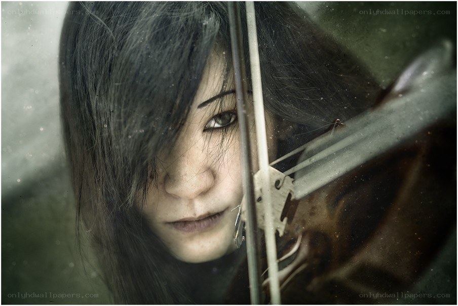 woman playing violin