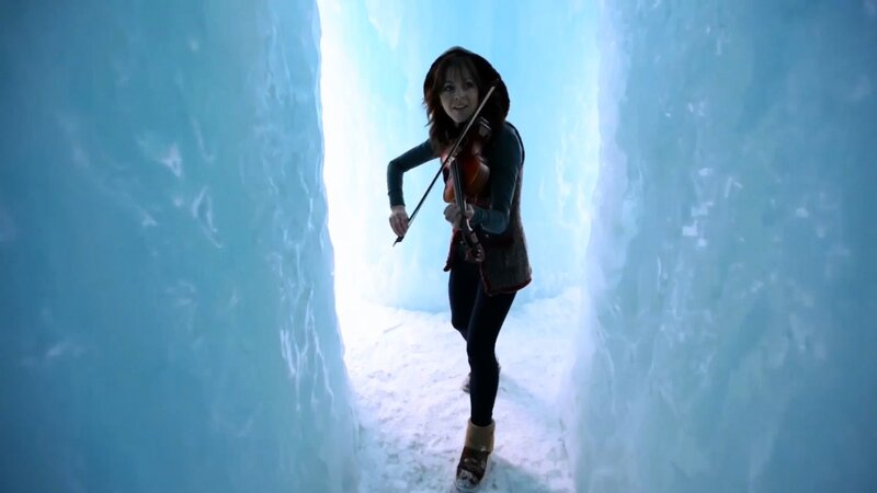 Woman Playing Violin — Blue, Cold