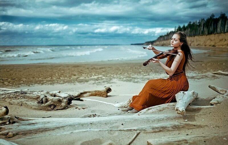 Woman Playing Violin — Brown, Dramatic, Afternoon