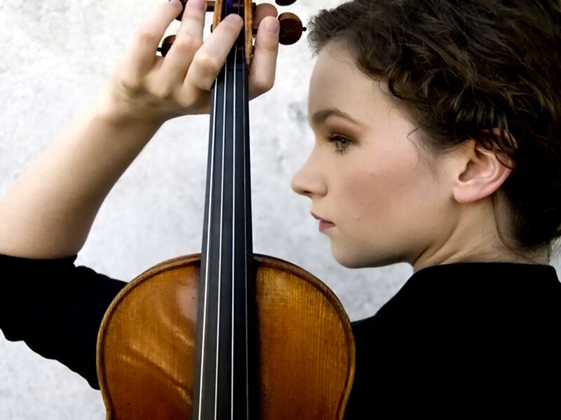 Woman Playing Violin — Brown, Focused, Photograph