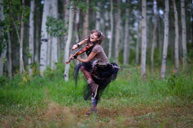 Woman Playing Violin — Green, Energetic