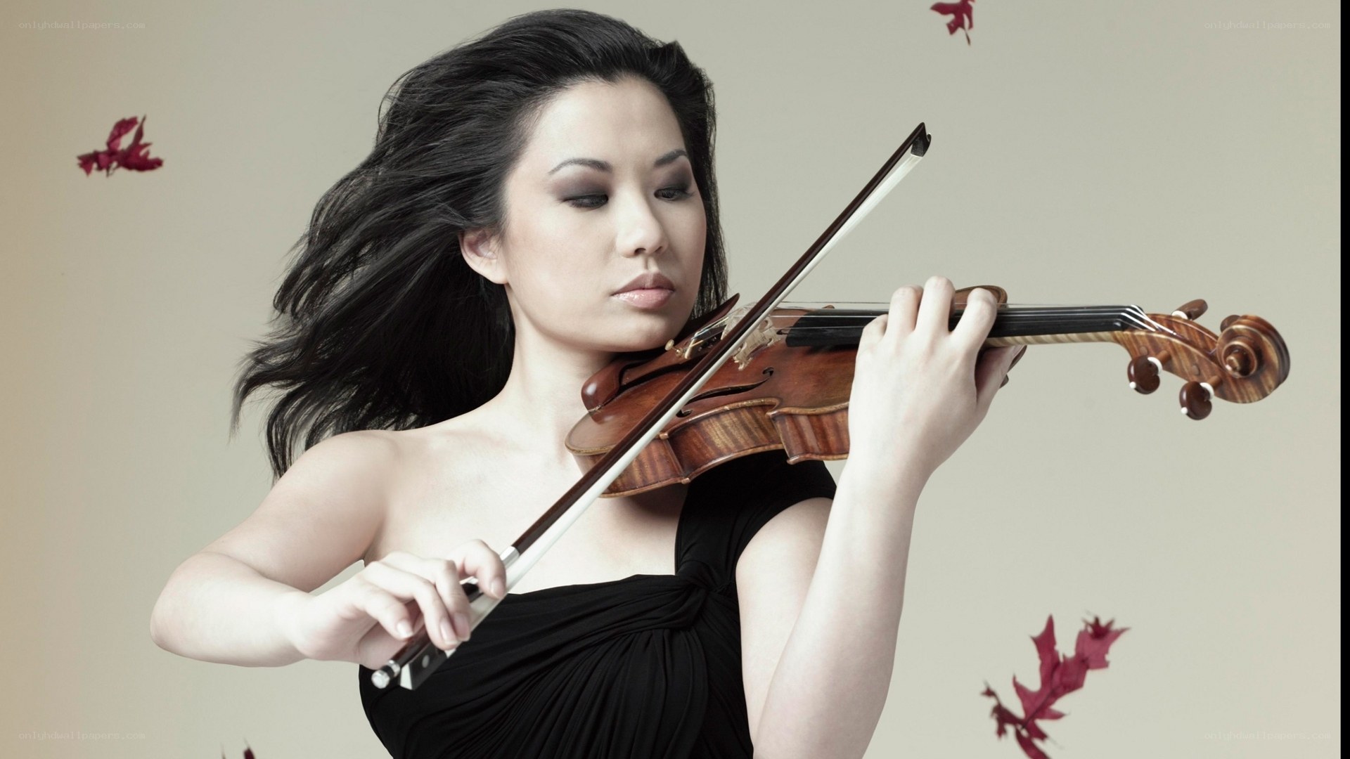 woman playing violin