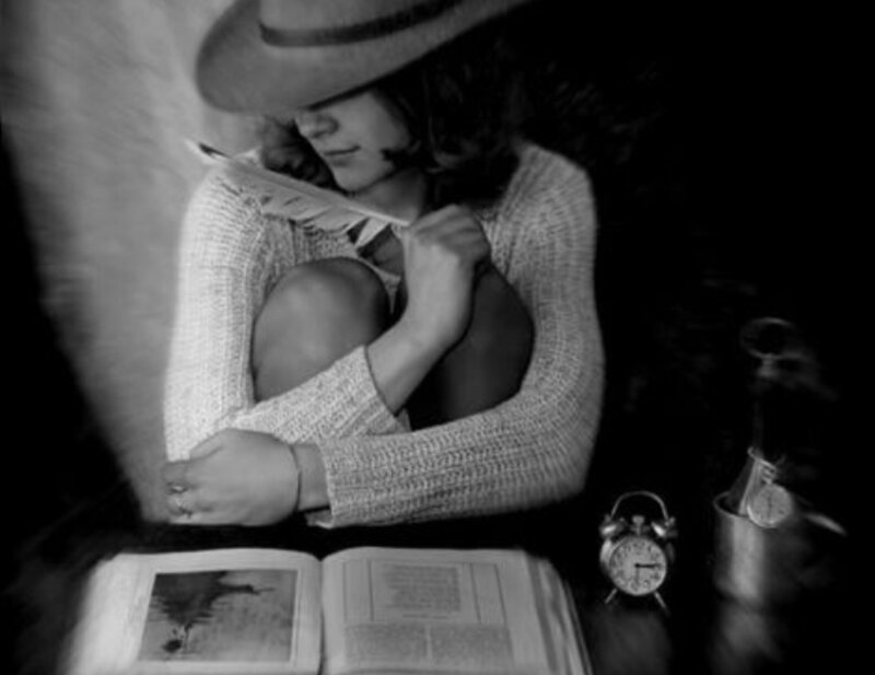 Woman Reading Book — Black