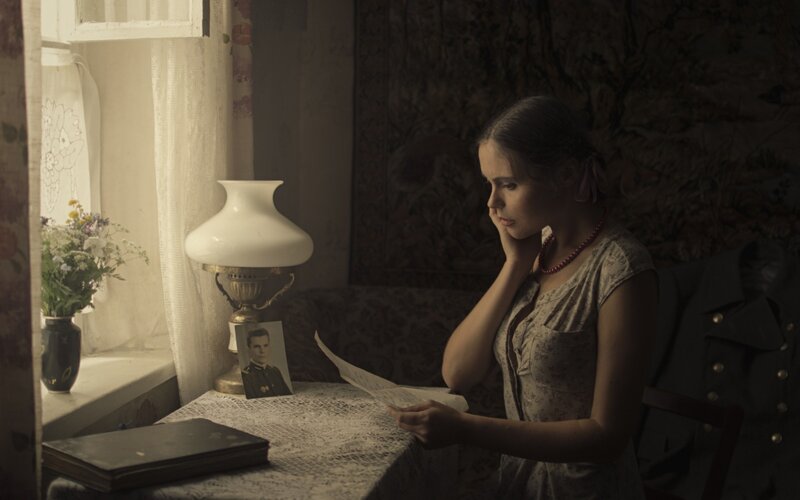 Woman Reading Letter — Brown