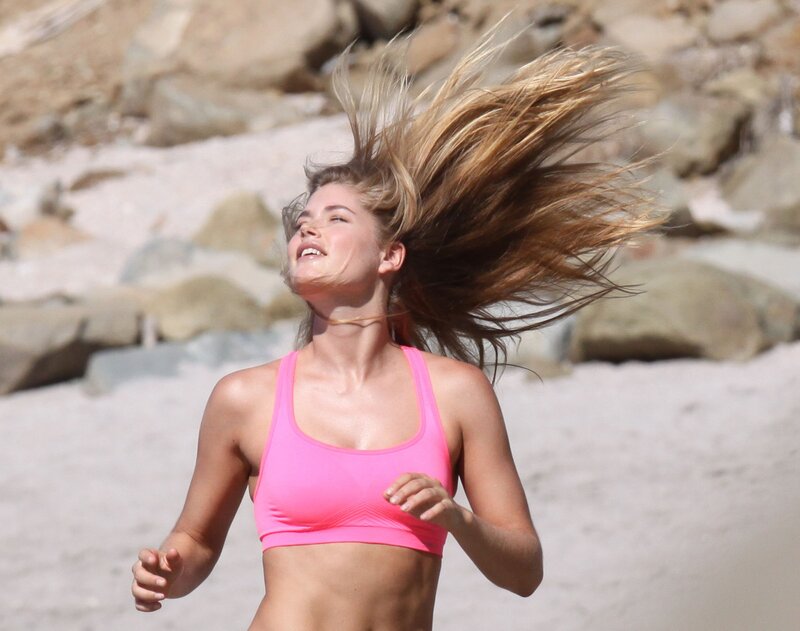 Woman Running on Beach — Pink, Active