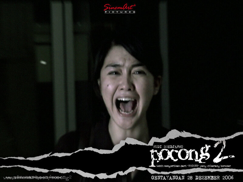 Woman Screaming in Fear — Black