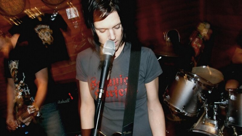 Woman Singing into Microphone — Black, Intense, Night