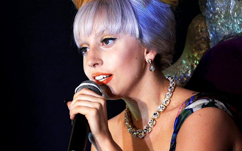 Woman Singing into Microphone — Purple, Dramatic, Night