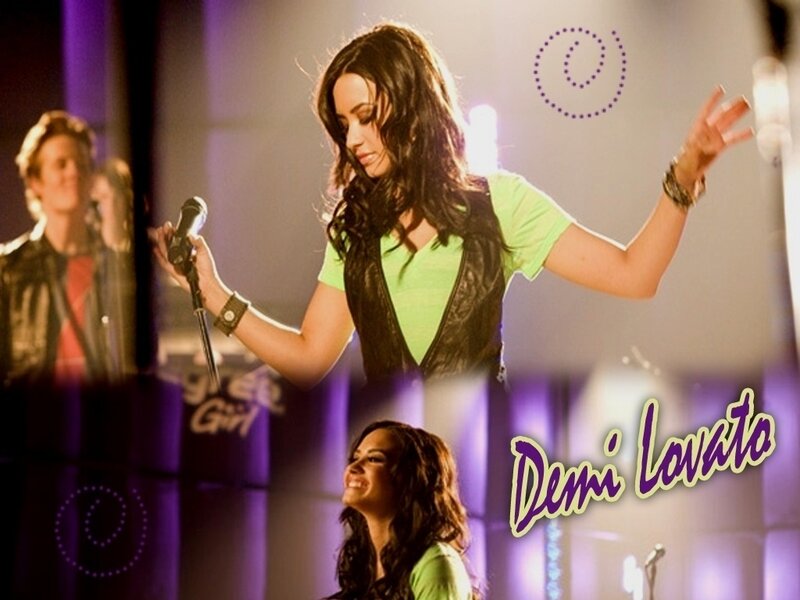 Woman Singing on Stage — Purple