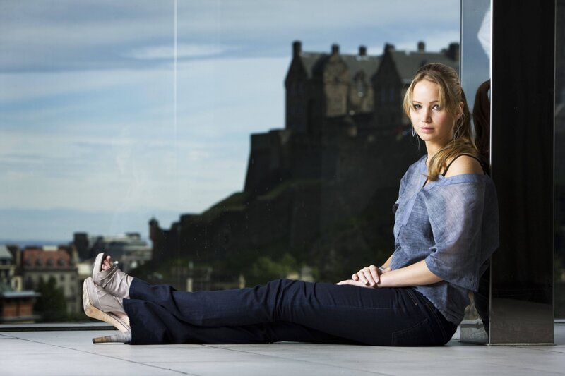 Woman Sitting on Floor — Blue, Calm