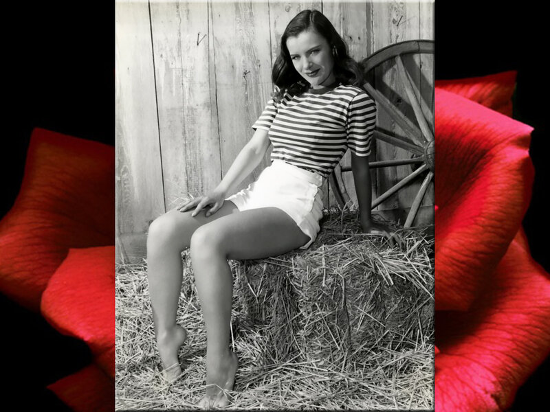 Woman Sitting on Hay — Black