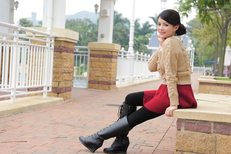 Woman Sitting on Wall — Red, Calm