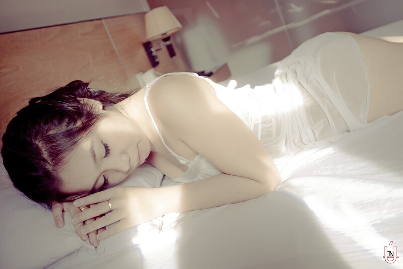 woman sleeping in bed
