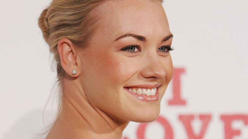 woman smiling at event