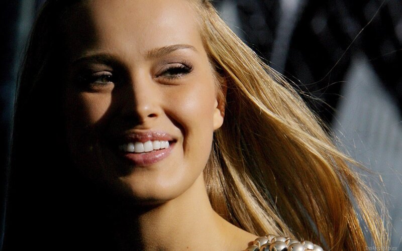 woman smiling at event