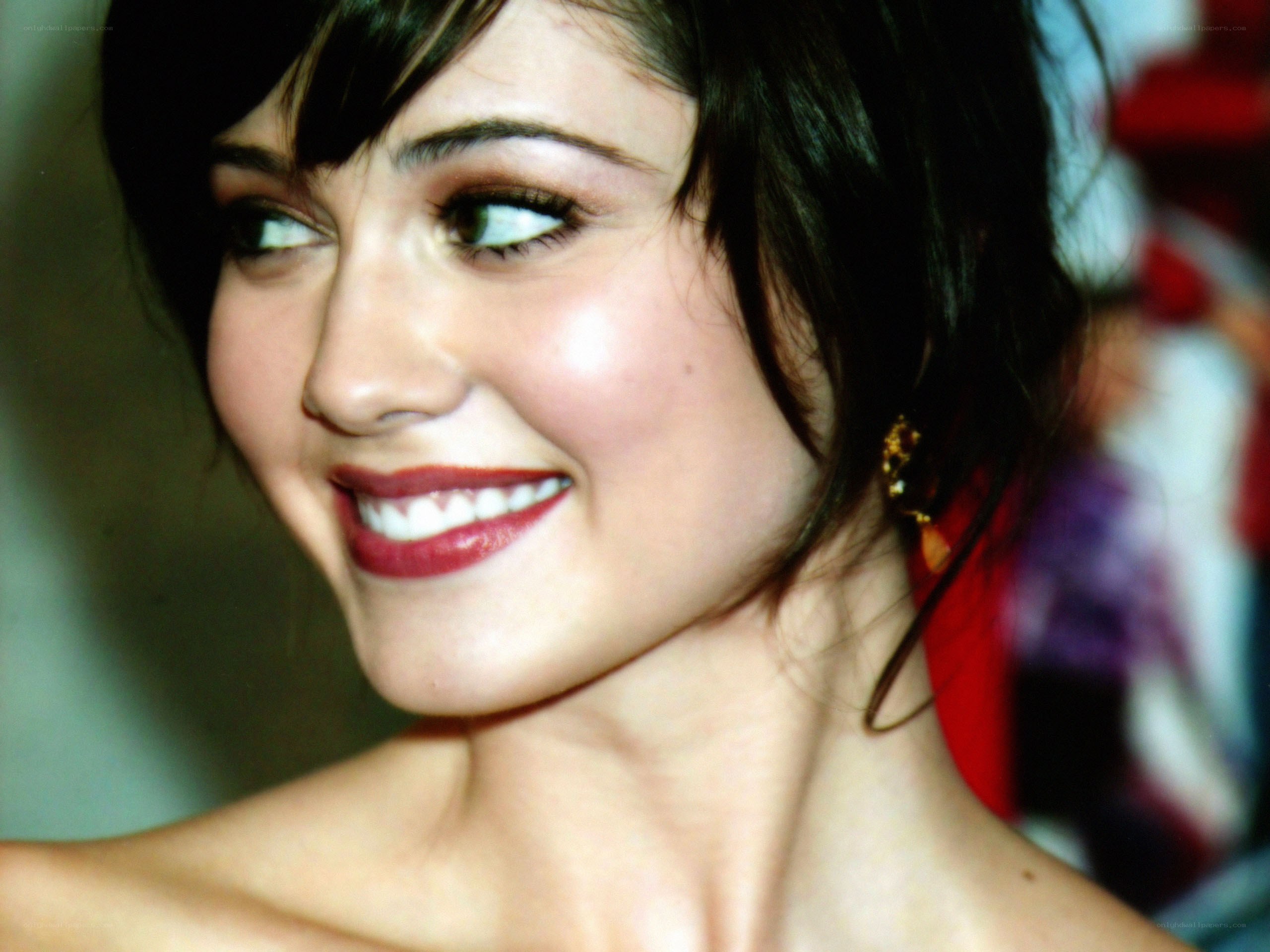 woman smiling at event