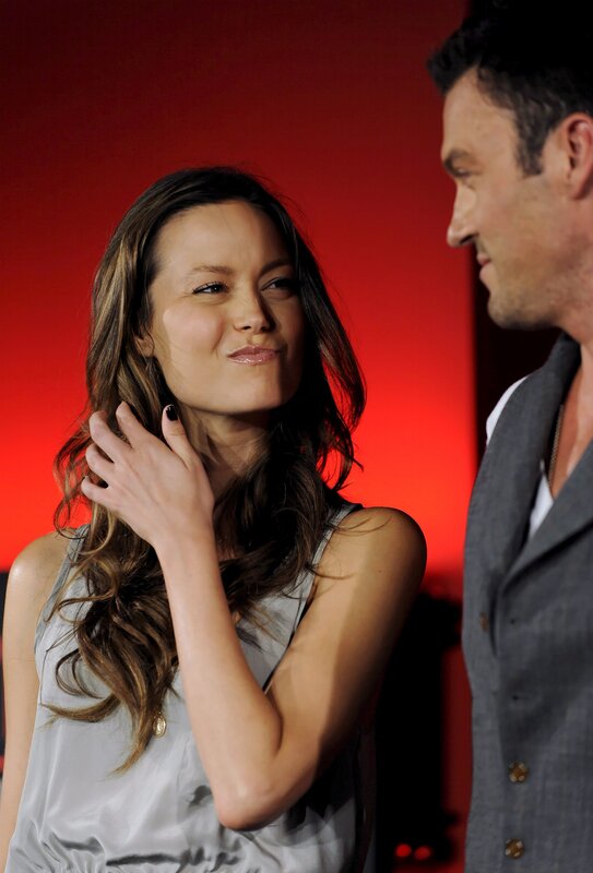 woman smiling at man