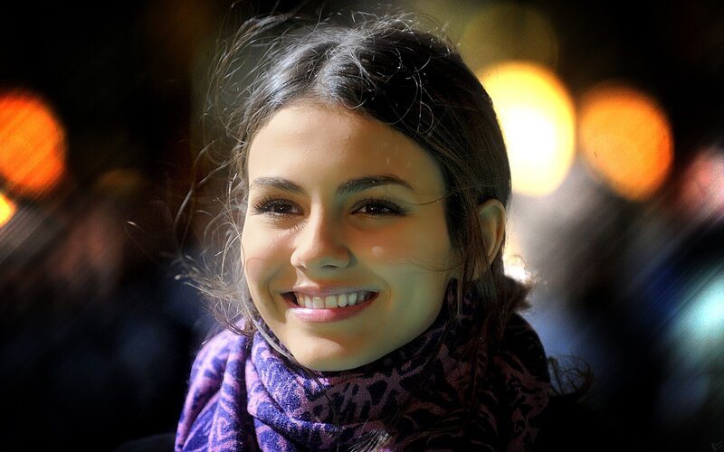 woman smiling in city