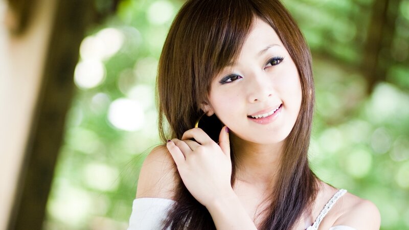 woman smiling in nature