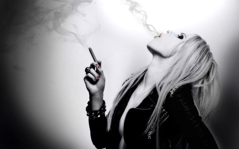 woman smoking e-cigarette