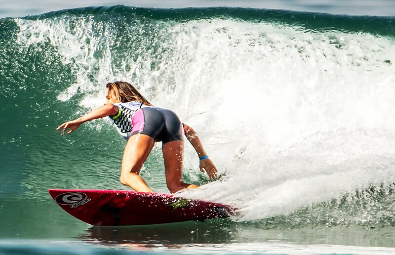 Woman Surfing Wave — Green, Dynamic
