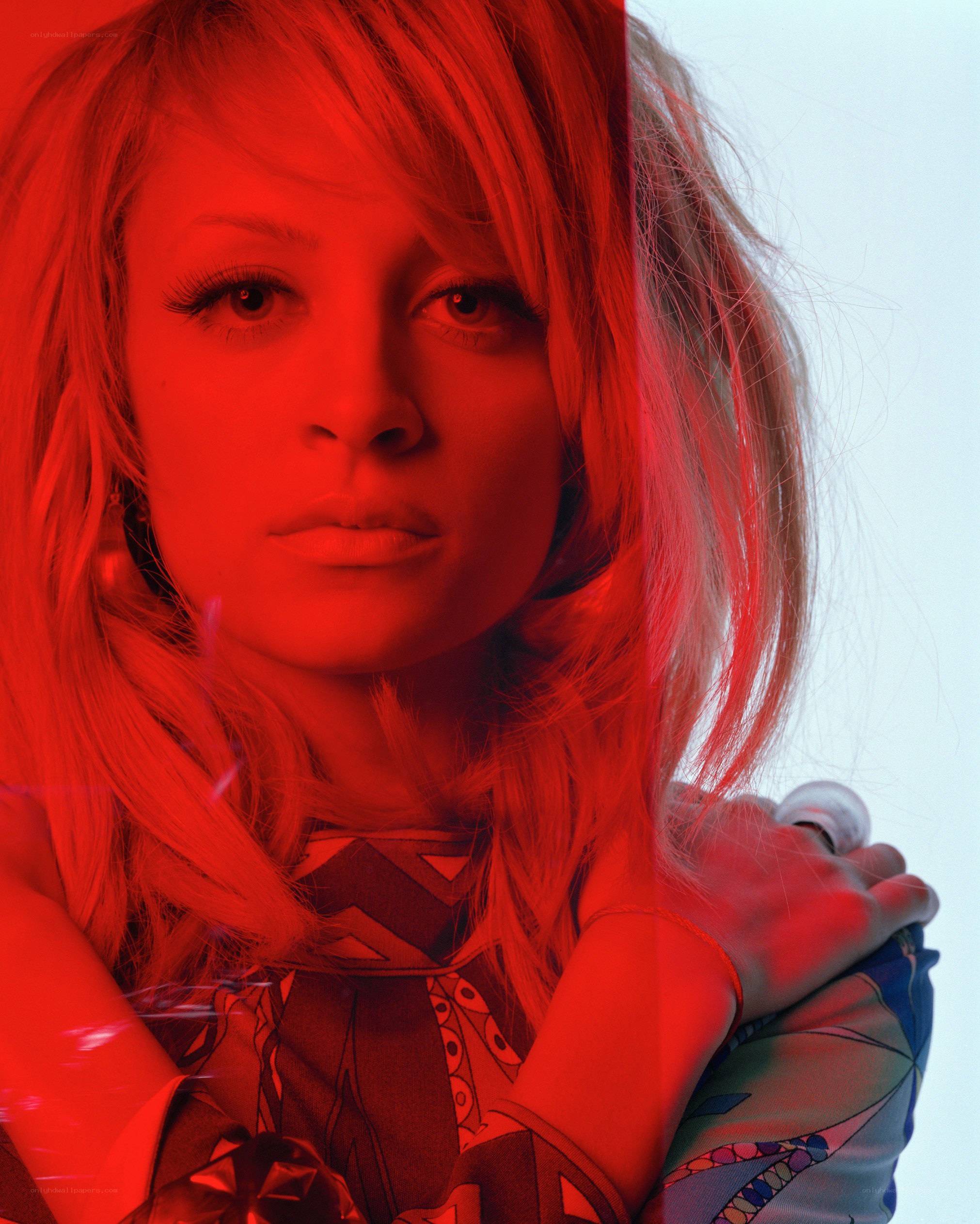 woman under red light
