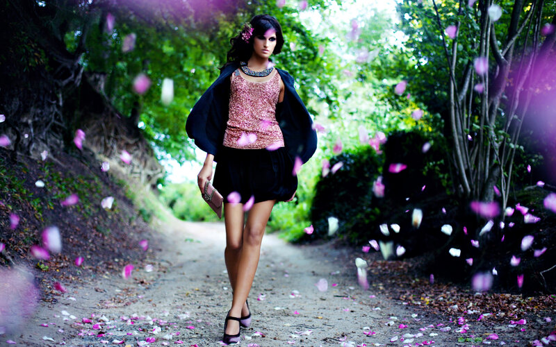 Woman Walking on Path — Black
